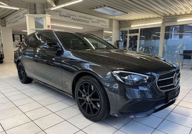Mercedes-Benz E 300, 2022
