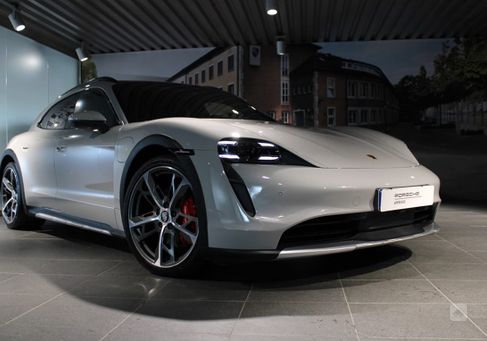 Porsche Taycan, 2022