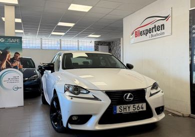 Lexus IS, 2016