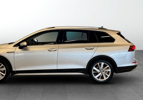Volkswagen Golf, 2022